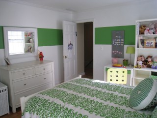 finished green room - other angle - from thediybungalow.com