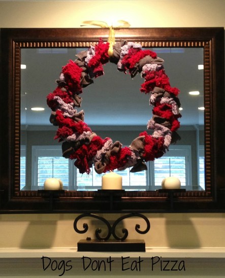 Upcycled sweater wreath - easy and inexpensive holiday gifts and decor - thediybungalow.com