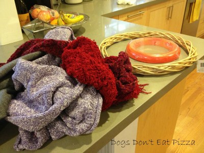 Upcycled scarf and sweater wreath - thediybungalow.com