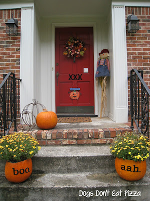 Fall pumpkin planters - DogsDontEatPizza.com