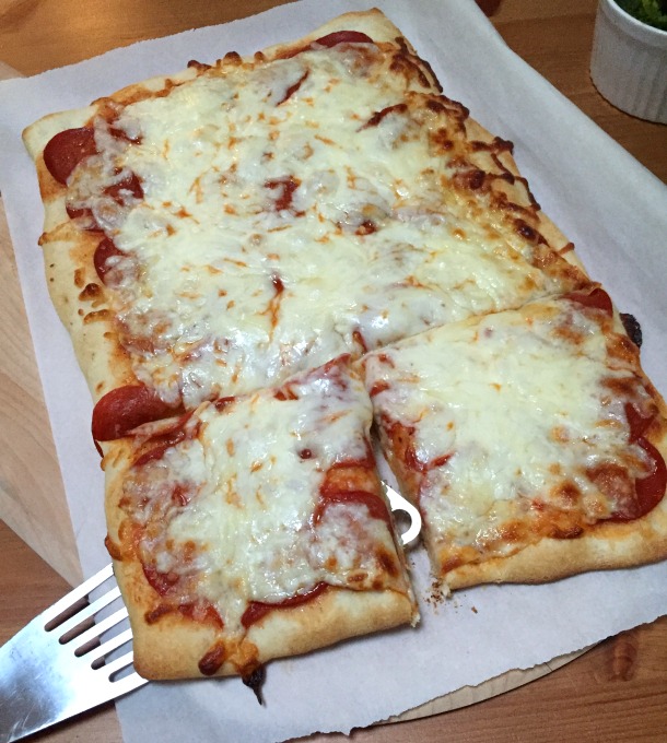 Pepperoni Pizza - Make-Your-Own Pizza Night - thediybungalow.com