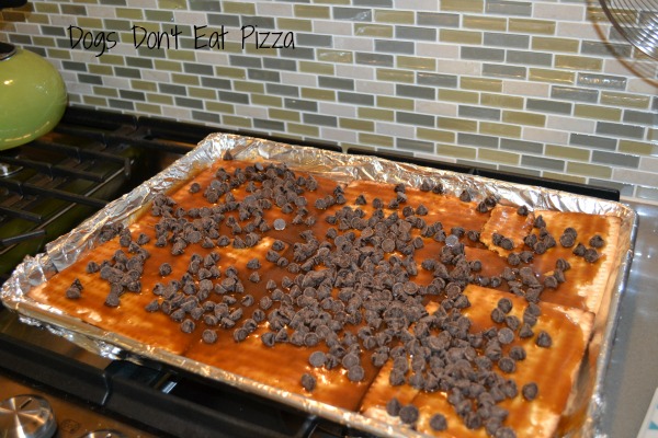 Matzo Crackle - Passover recipes - thediybungalow.com