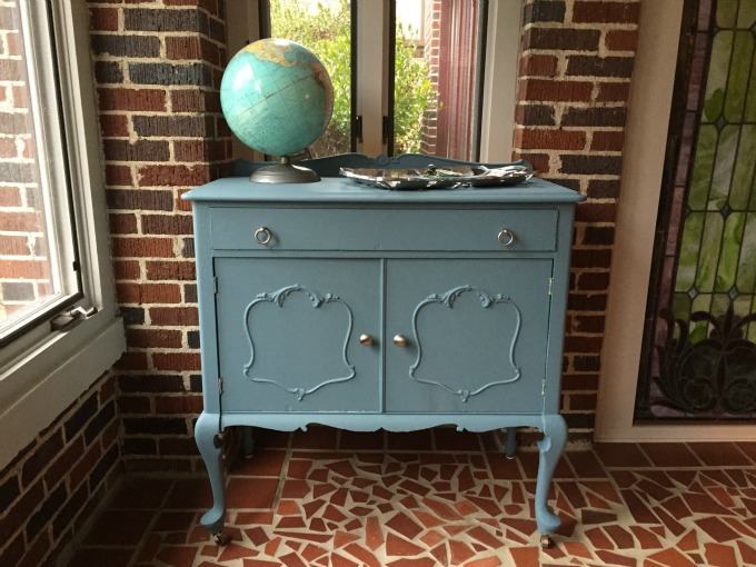 Vintage chest on front porch - fresh start with chalk style paint - thediybungalow.com