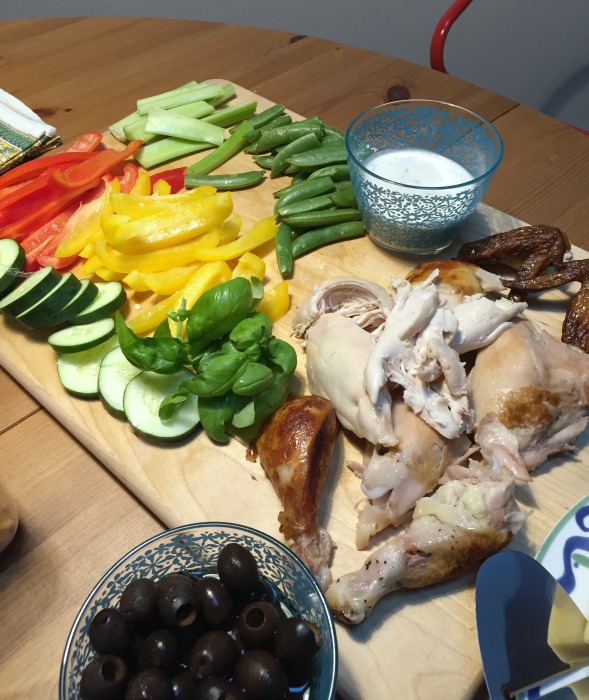 Breadboard dinner is my favorite meal of the week and such an easy dinner idea - thediybungalow.com