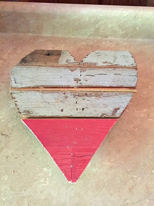 DIY scrap wood heart - thediybungalow.com