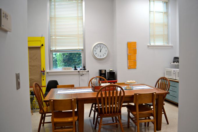 The teachers' lounge renovation big reveal - thediybungalow.com