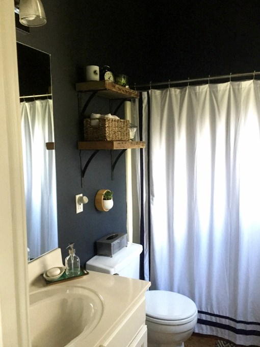 Guest bathroom makeover reveal - thediybungalow.com