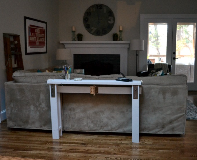 Family room with DIY sofa table - thediybungalow.com