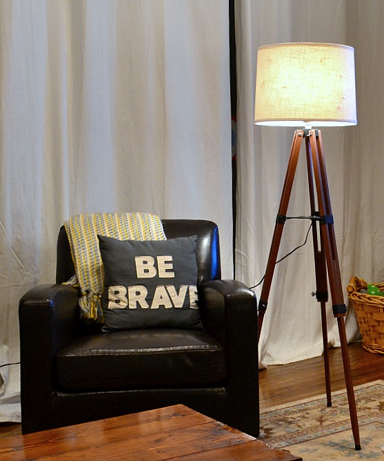 How to build a tripod lamp - thediybungalow.com