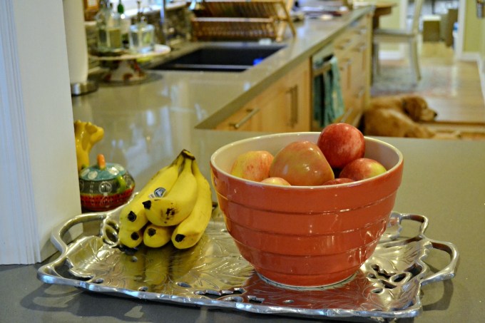 Corral the clutter to be clutter-free in 2017 - thediybungalow.com