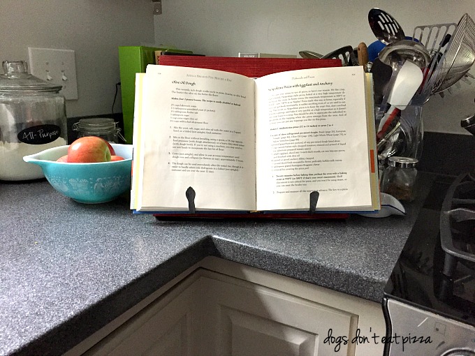How to Build a Cookbook Stand - thediybungalow.com