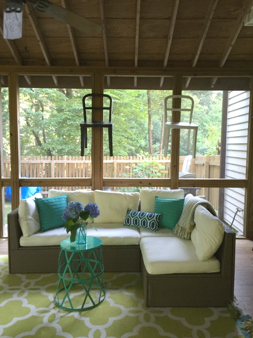 Back Porch Makeover - thediybungalow.com