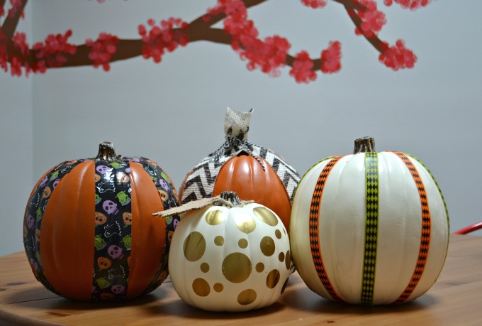 How to dress up craft store pumpkins for Halloween / thediybungalow.com