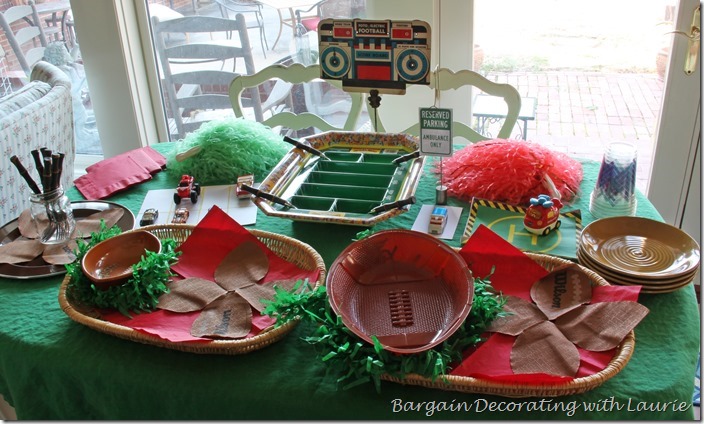 football party tablescape - party ideas for the big game - thediybungalow.com