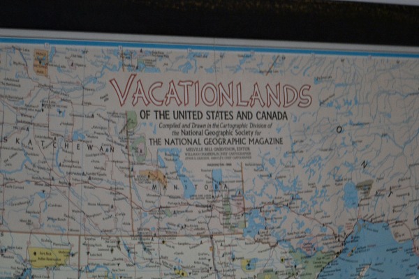 Doesn't everyone feel like they are on vacation in my guest room - thediybungalow.com