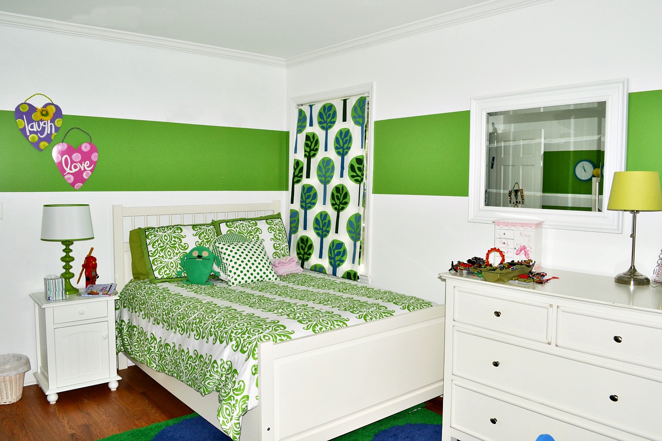 Daughter's room rearranged for space - thediybungalow.com