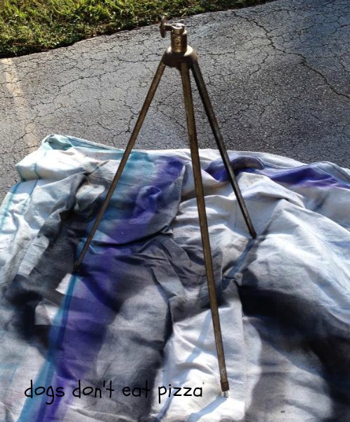 how to make a tripod lamp - thediybungalow.com