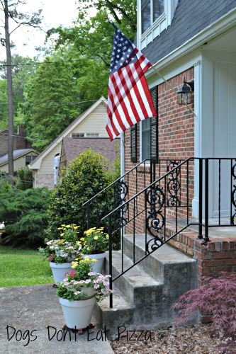 Five things to do now that spring is here including cleaning up the yard - thediybungalow.com