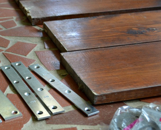 connectors for boards - DIY two-tier coffee table - Dogs Don't Eat Pizza