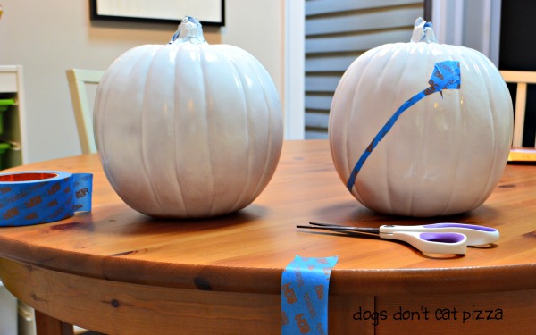 Easy painted pumpkins - thediybungalow.com