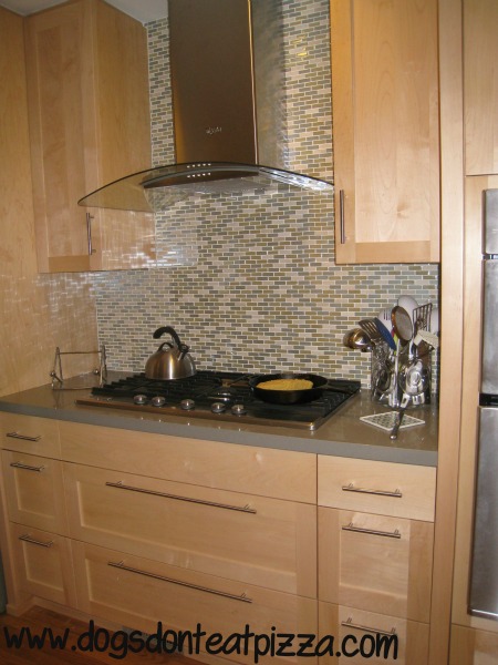 Finished kitchen renovation - thediybungalow.com