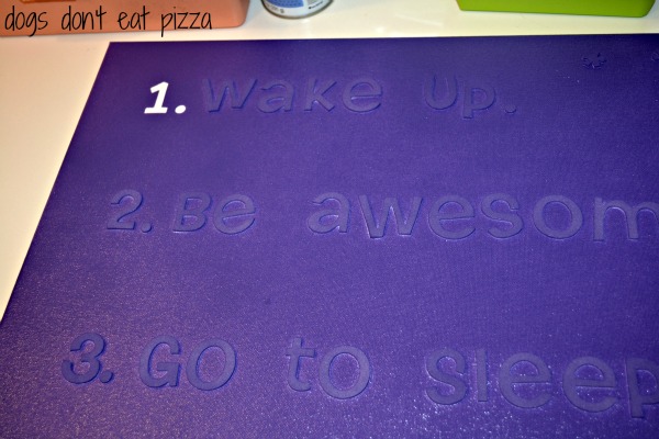 peeling off stickers at thediybungalow.com