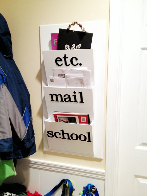 Mail and paper sorter to stay clutter-free in 2017 - thediybungalow.com