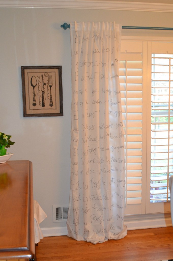DIY curtains with a Sharpie - thediybungalow.com