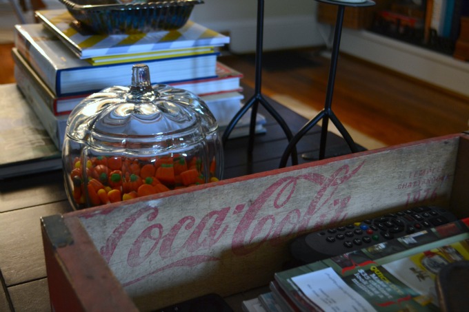 Adding fall touches in the living room when decorating our home for fall - thediybungalow.com