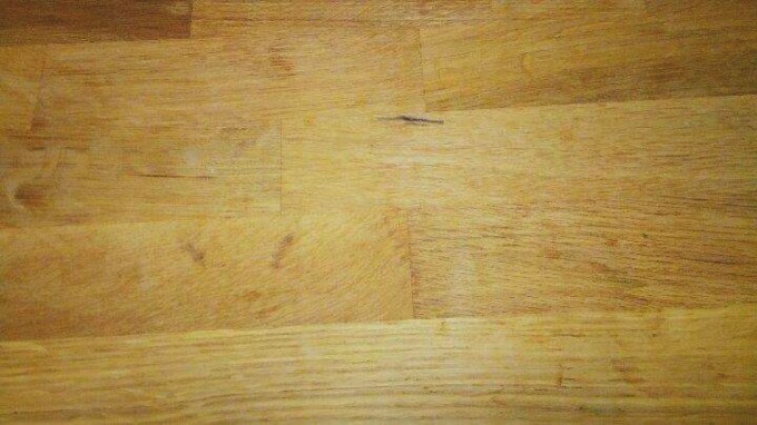 Butcher block with scratches gave me the idea of how to revive old butcher block - thediybungalow.com