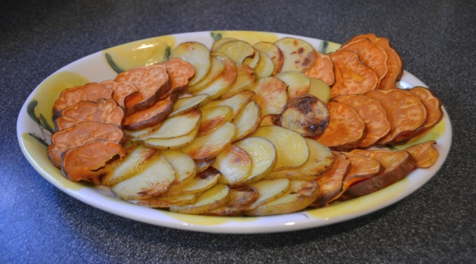 The best homemade no-fry potato chips - thediybungalow.com