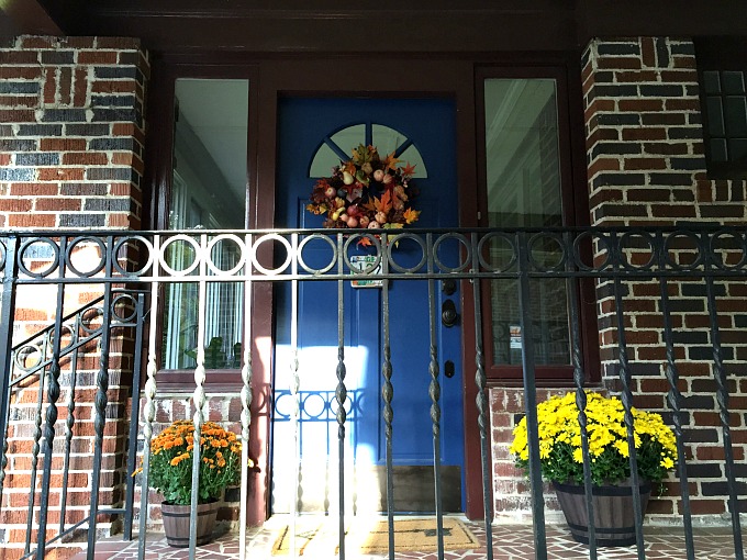 our front door / how to make your house numbers stand out / thediybungalow.com