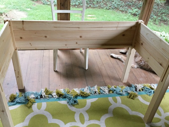 This raised garden bed kit could not have been easier to put together - thediybungalow.com