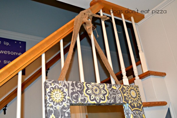 burlap knot - Finish It Friday - Dogs Don't Eat Pizza