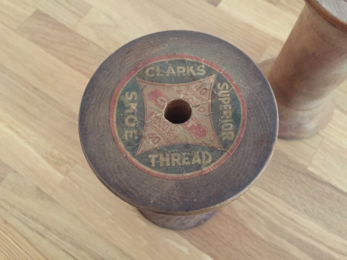 Vintage spools - DIY pennant banner - thediybungalow.com