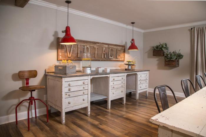 red vintage lighting - farmhouse style - Mohawk Homescapes
