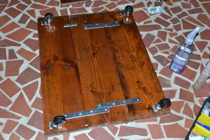 Connectors and casters installed - DIY two-tier coffee table - Dogs Don't Eat Pizza