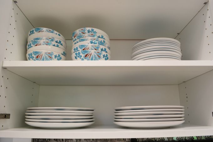 No more mismatched dishes in the teachers' lounge renovation - thediybungalow.com