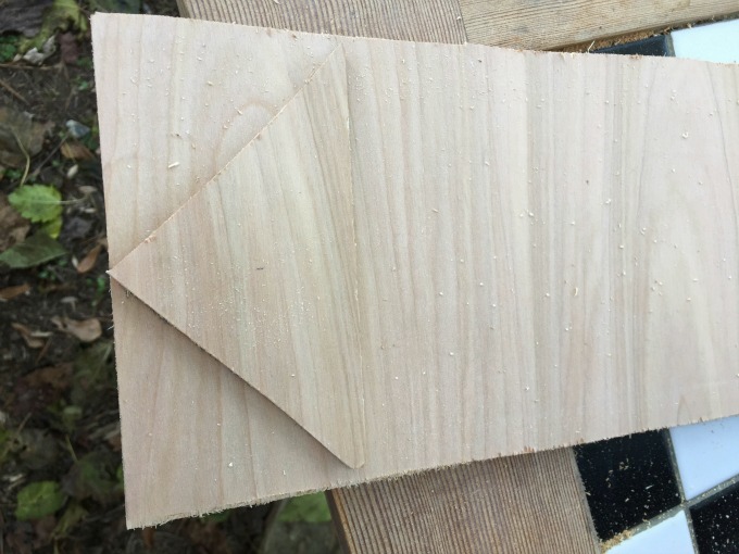 Use cut out as template for arrows for the DIY direction sign post - thediybungalow.com