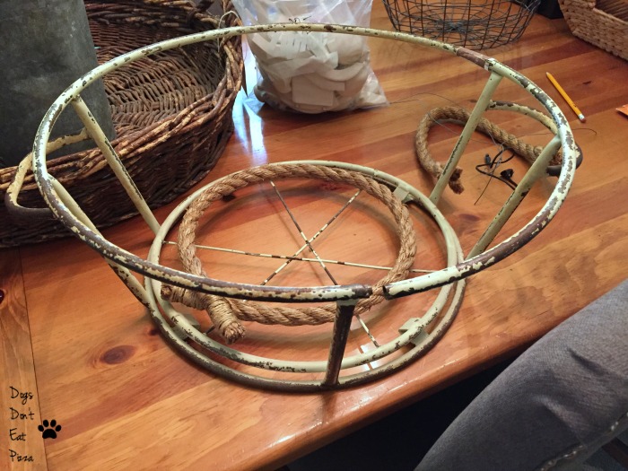 Metal French laundry basket one of my estate sale finds - thediybungalow.com