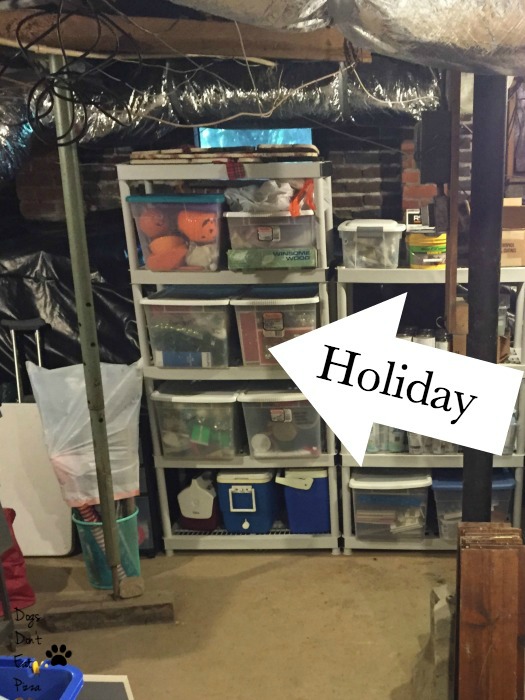 How to organize holiday decorations - thediybungalow.com