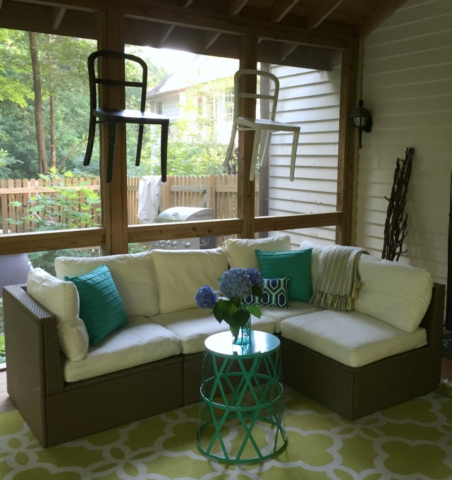 Back Porch Makeover - thediybungalow.com