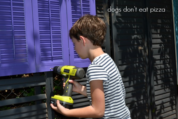 Shutters into a privacy screen is a great way to introduce using tools to kids - thediybungalow.com