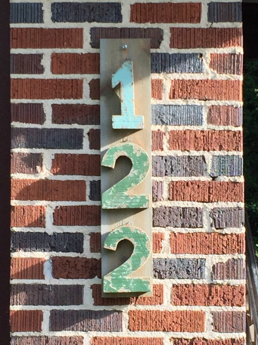 How to make your house numbers stand out / thediybungalow.com