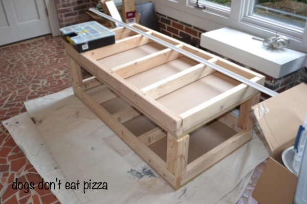 How to Build a Pedestal for Your Laundry Room - thediybungalow.com