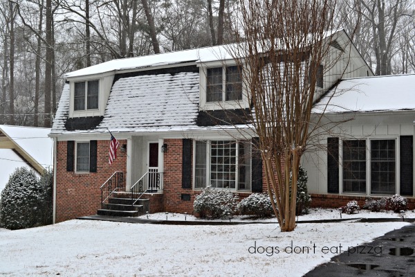 snowy house - thediybungalow.com