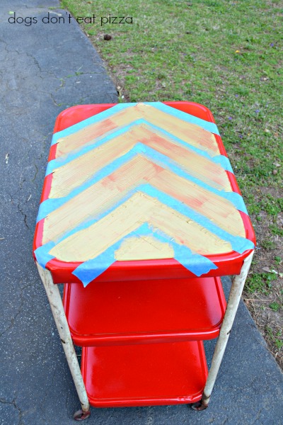 Industrial kitchen cart into bar cart - thediybungalow.com