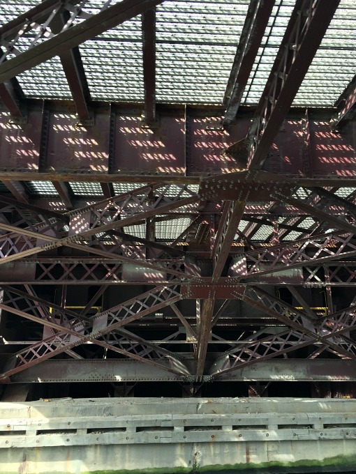 Chicago Architecture - bridge supports - thediybungalow.com