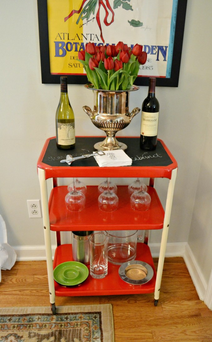 Things you can turn into a bar: Industrial kitchen cart into bar cart - thediybungalow.com