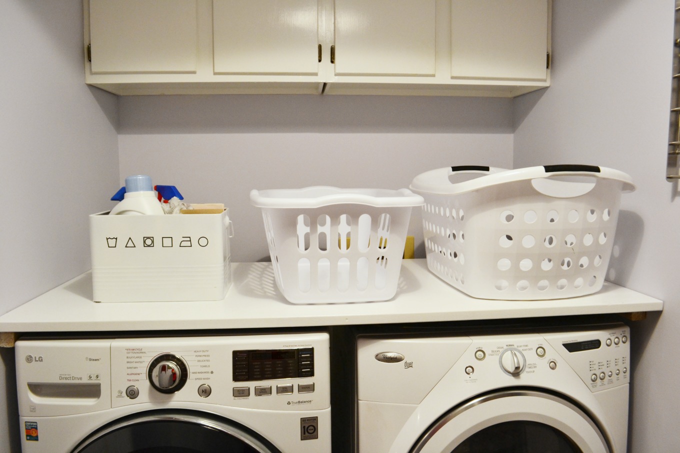 DIY laundry folding counter - thediybungalow.com